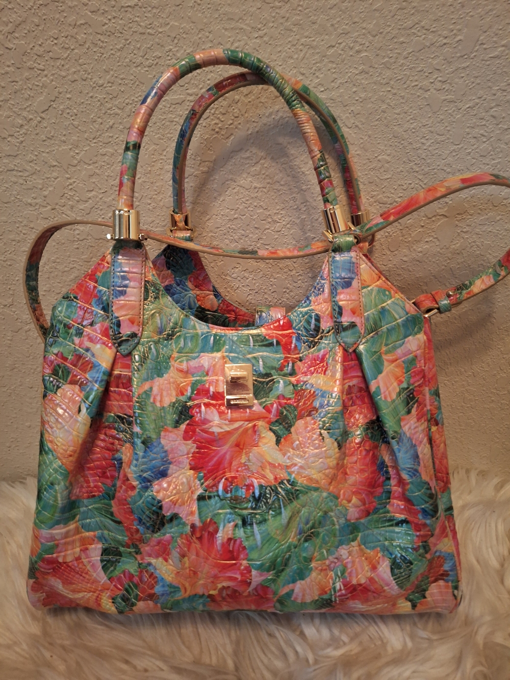 Floral Multi-Color Shoulder Bag with Turn-Lock Accent - Picture 4 of 8